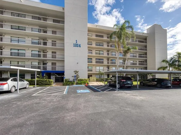 1324 Pasadena Ave S APT 305, South Pasadena, FL 33707