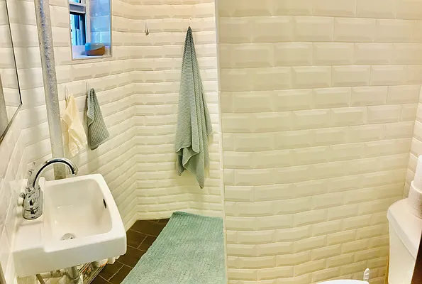 Rented by Carroll Gardens Realty | media 16