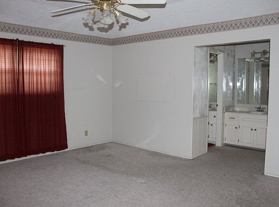 5th image of 1462 Pagewood Ave