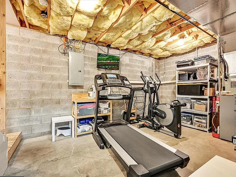 624 Royal View Dr — Photo 12