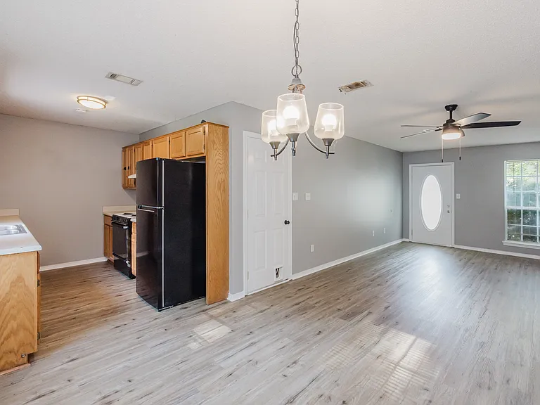 14108 Cherry Hill Dr — Photo 9