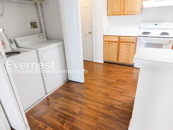 3rd image of 702 Westgate Cir