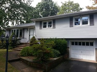 41 Carol Pl, Wayne, NJ 07470