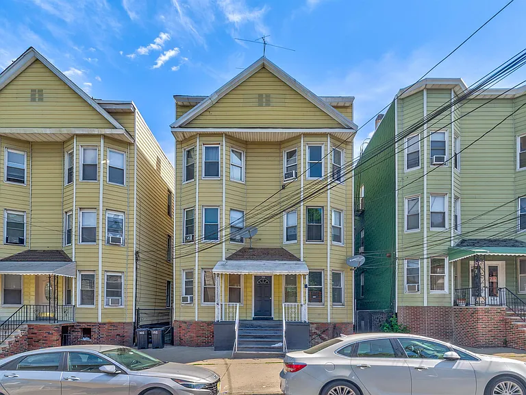 164 Highland Ave #5 — Photo 1