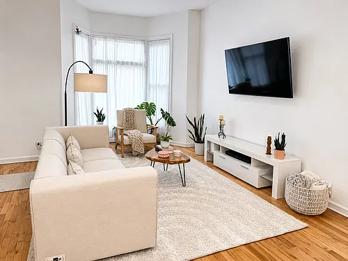 3618 W Dickens Ave #1 Photo 1
