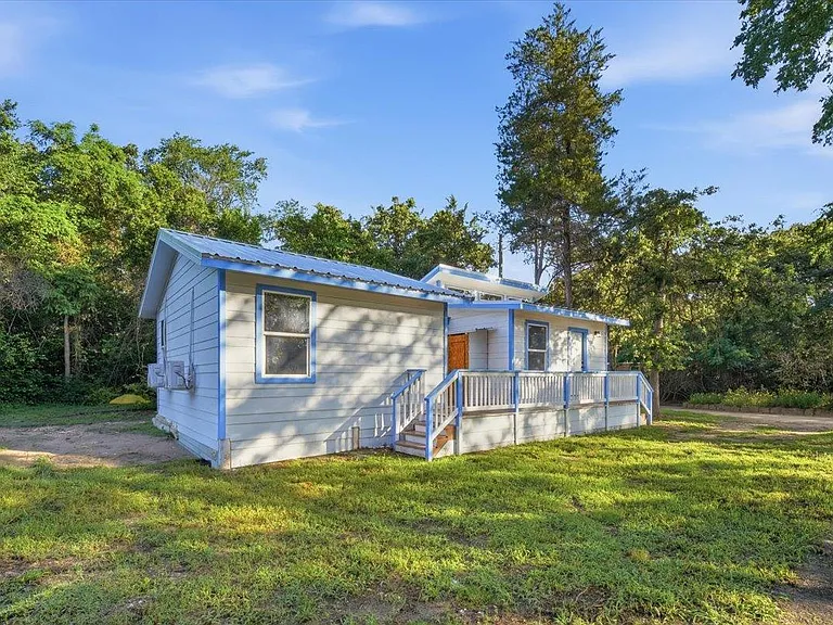 877 Yaupon Dr — Photo 22