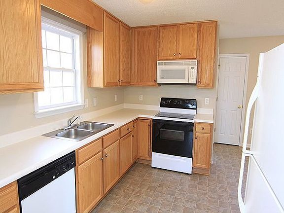 kitchen - All Aplliances Convey!