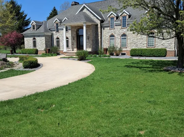 25510 Harris St, Edwardsburg, MI 49112