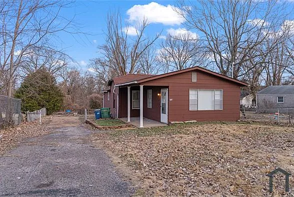 9746 Diamond Dr — Photo 3