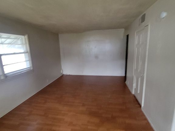 4th image of 102 S Denny St
