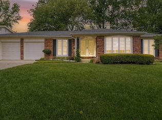 2035 Granada Dr, Florissant, MO 63033