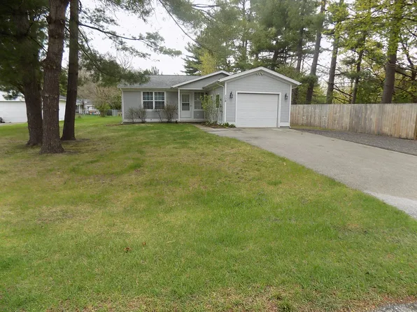 308 W 4th St, Gladwin, MI 48624