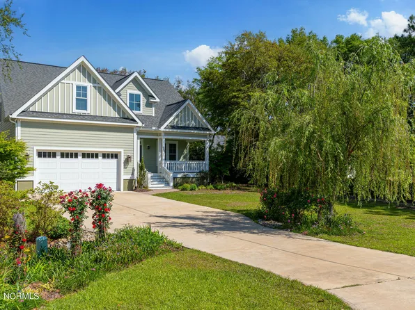 602 W Owens Street, Southport, NC 28461