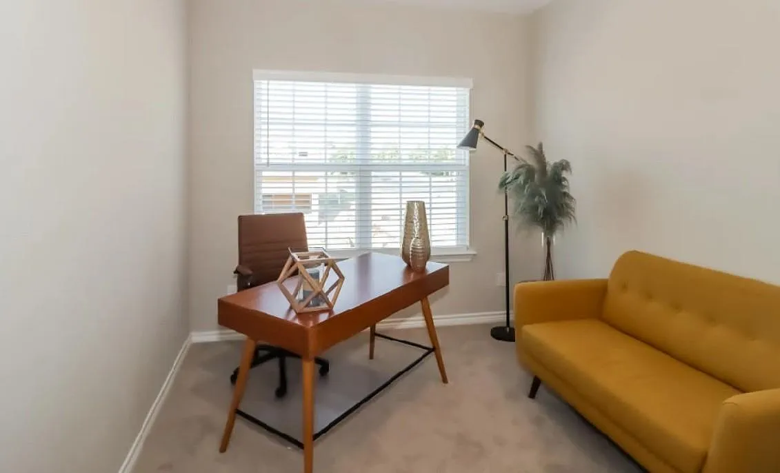3 bed, 2.5 bath, 1766 sqft, $2,095 — Photo 3