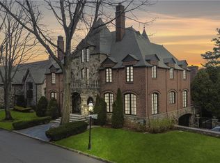 25 Copperleaf Ter, Staten Island, NY 10304