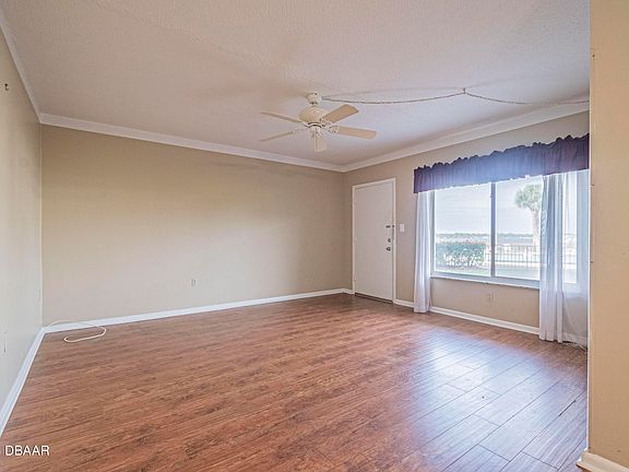5th image of 3009 N Halifax Ave #6
