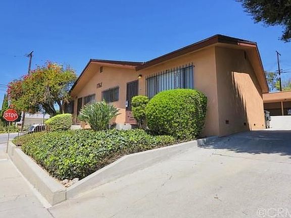 4th image of 1761 College View Dr #B