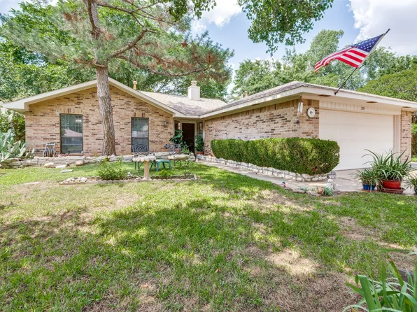 305 Dunaway Ct, Euless, TX 76040