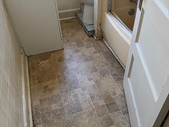 5th image of 3111 Cliftmont Ave
