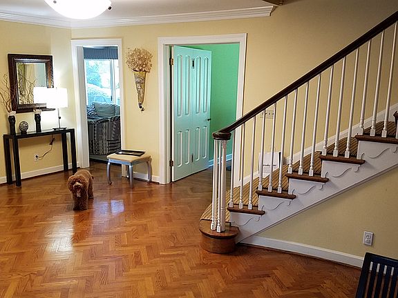 5th image of 7305 Barberry Ln
