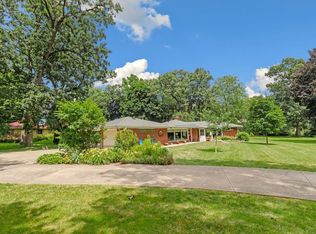 1406 Mineral Springs Rd, Sterling, IL 61081