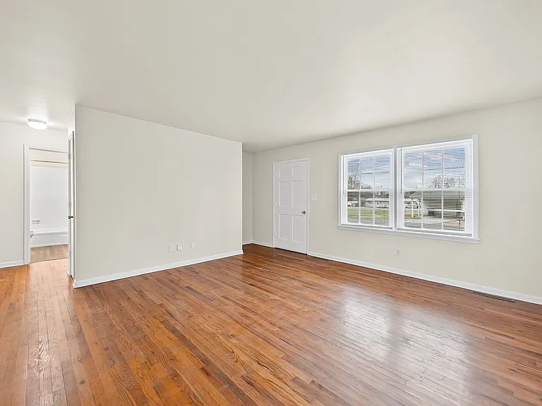 109 Holley St #B — Photo 5
