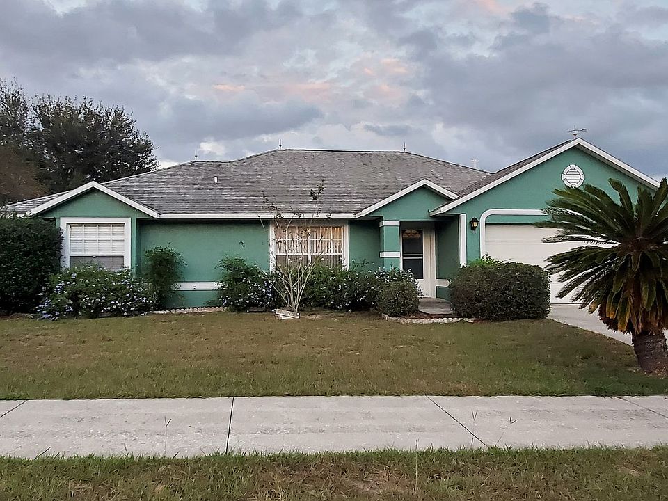 1st image of 913 Palm Forest Ln
