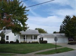 905 Lawrence Ave, Girard, OH 44420