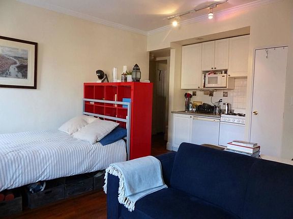 3rd image of 364 W 19th St APT 1C