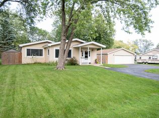 1708 Cherrywood Ln, Lindenhurst, IL