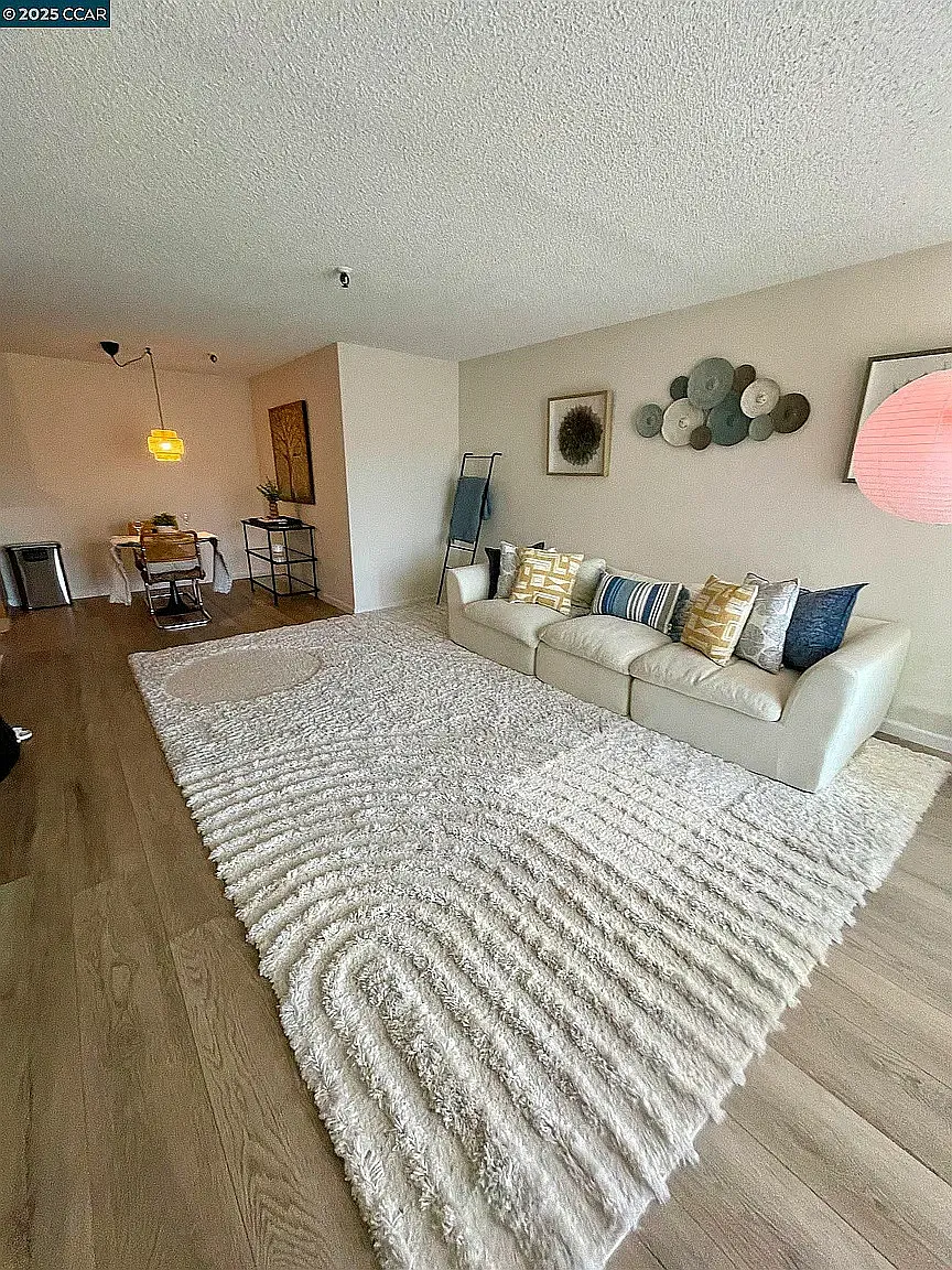 325 Lenox Ave — Photo 3
