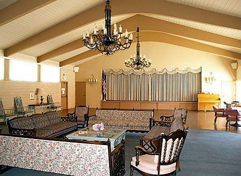 CLUB HOUSE
