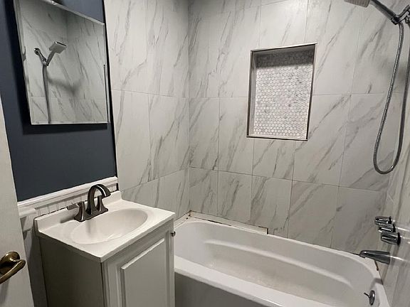 4th image of 30 Cypress St