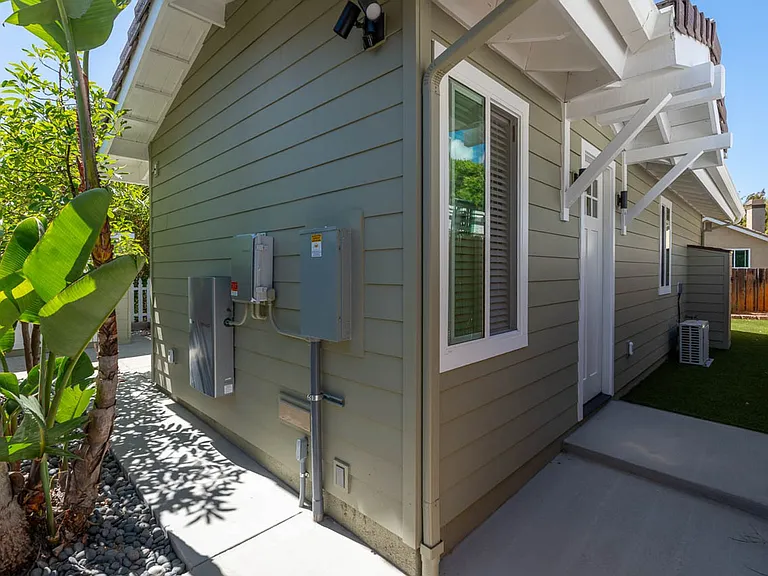 713 Oak Burl Ln — Photo 17
