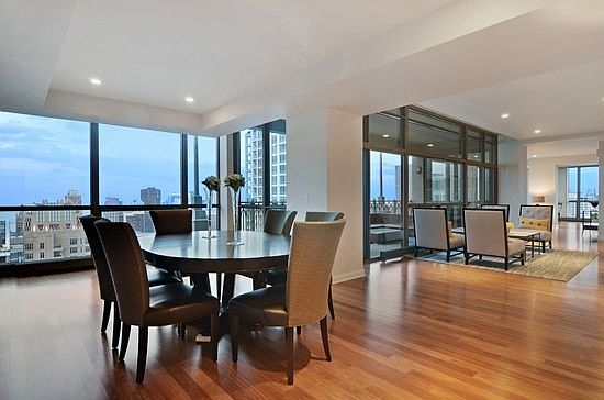 5th image of 21 E Huron St #Penthouse 4801
