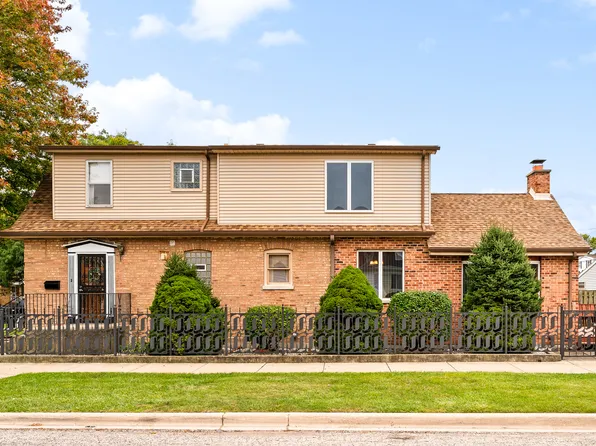 3250 N Page Ave, Chicago, IL 60634