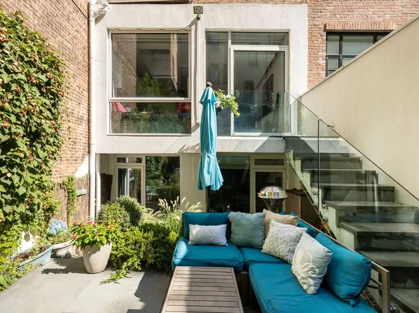 10 East 95th Street image 1 of 14
