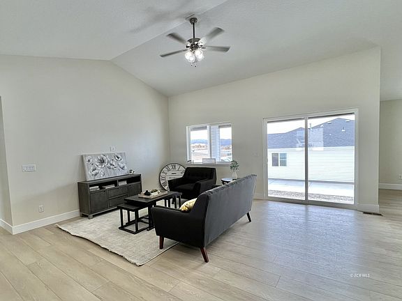 5th image of 4449 York Blvd