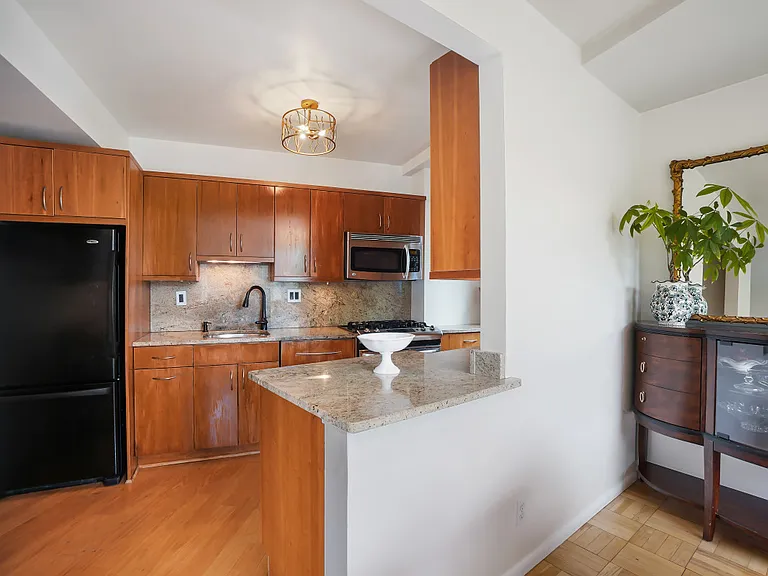 4200 Cathedral Ave NW #614 — Photo 9