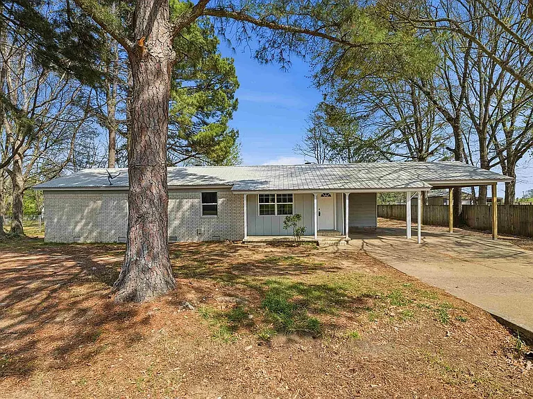 1410 Magee Dr — Photo 12