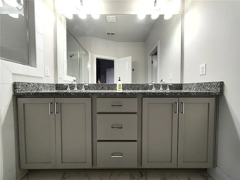 3797 Oxford Cir — Photo 31