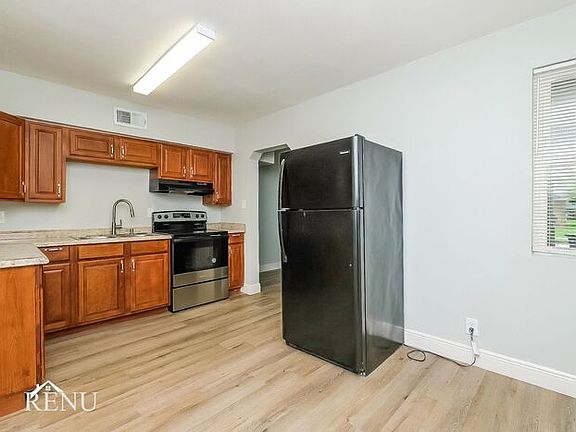 3rd image of 3102 Ybor St