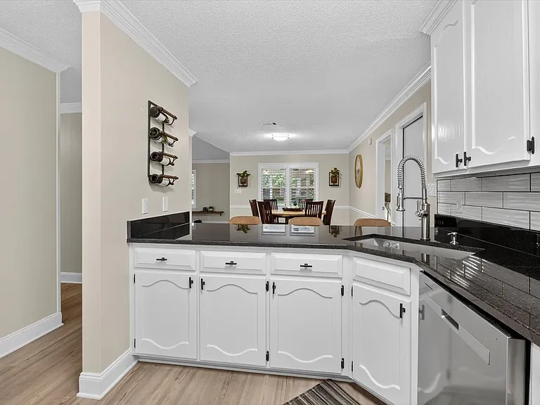 3520 Clifden Dr — Photo 52