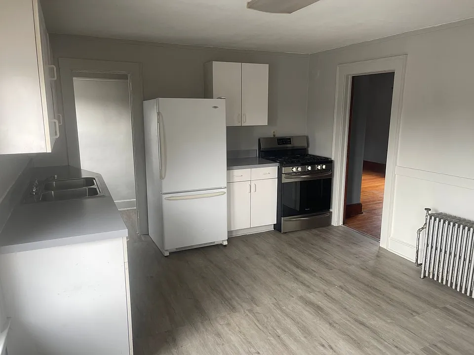 328 Main St - Red Pod