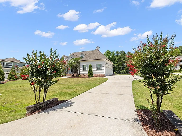 5601 Old Pearce Rd — Photo 3
