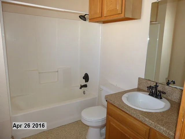 117 Townsgate Plz #D — Photo 8