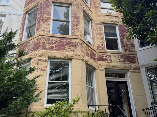 3036 O St NW, Washington, DC 20007