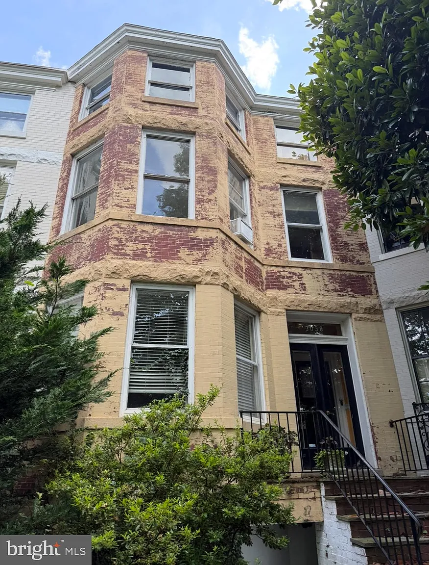 3036 O St NW photo 1