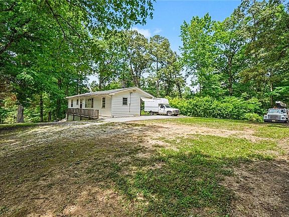 3rd image of 3944 Fairburn Rd
