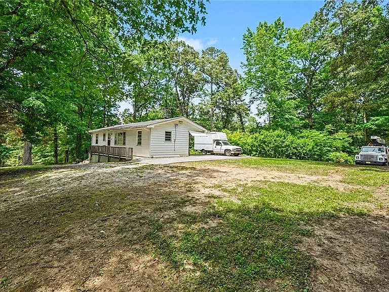 3944 Fairburn Rd — Photo 2